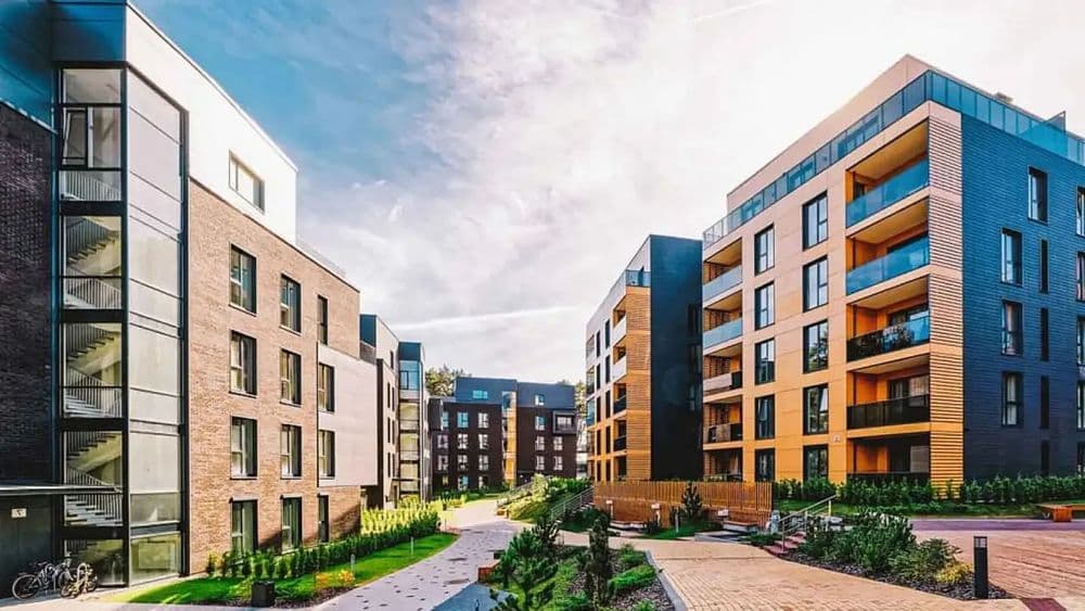 Penthouse vs Condo